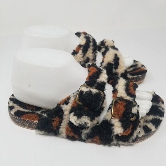 NWOT CUTE FURRY LEOPARD PRINT SANDALS WITH BUCKLES. MULTIPLE SIZES. - Picture 6 of 16